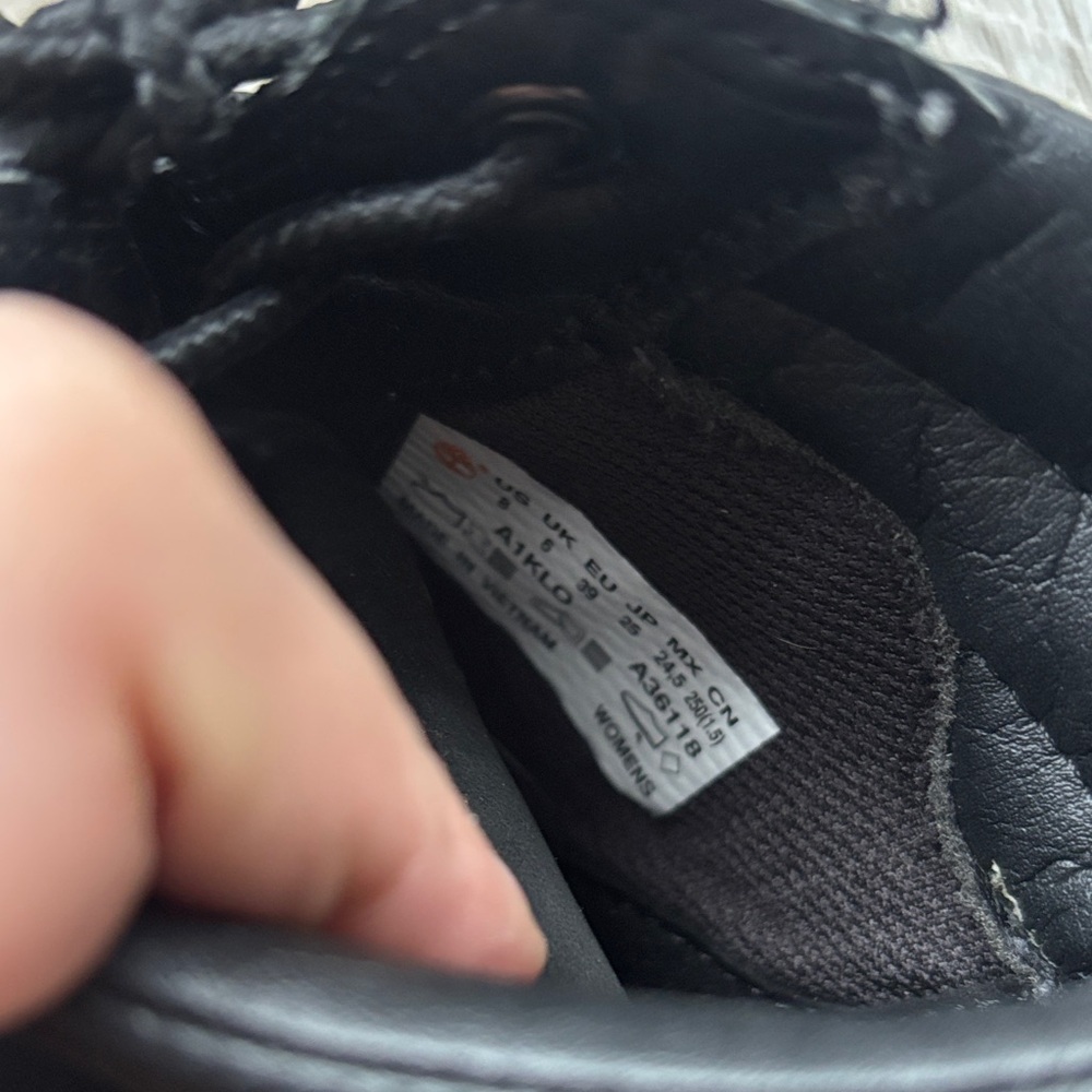 women’s Black High-Top timberland Sneakers - Picture 8 of 10